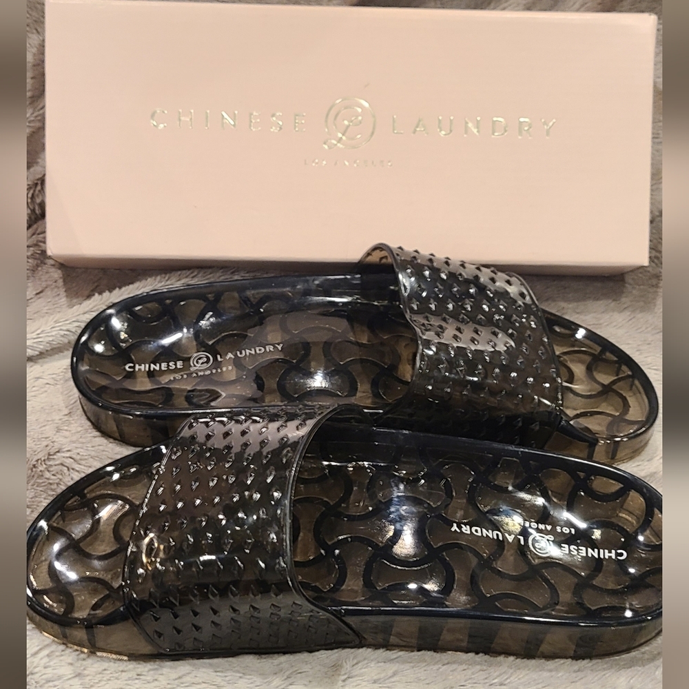 NWOT Chinese Laundry PVC sandal Sz10